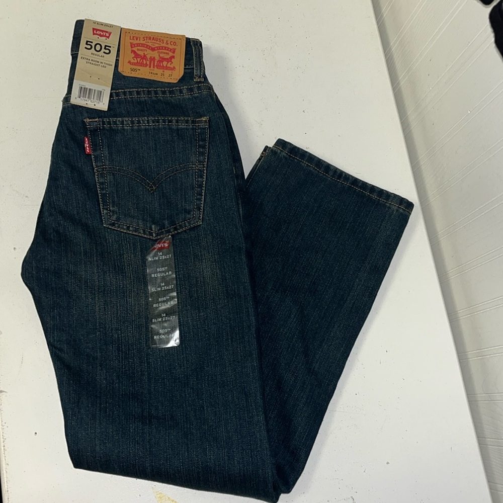 Levi’s 505 straight-fit jean loose in hip & thigh blue jeans